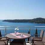 Ari Daire Dubrovnik