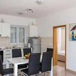 Ari Dubrovnik