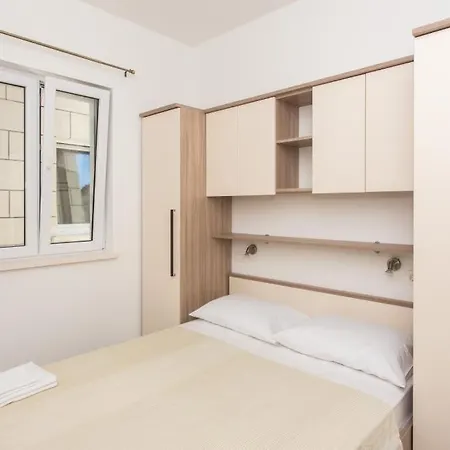 Ari Apartment