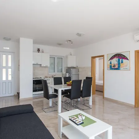 アリ ドゥブロブニク