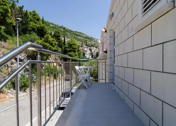 Ari * دوبروفينك