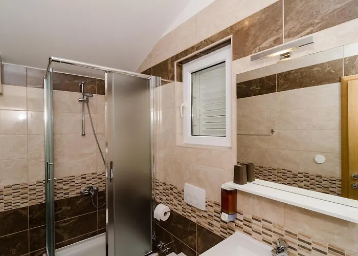 شقة Ari دوبروفينك